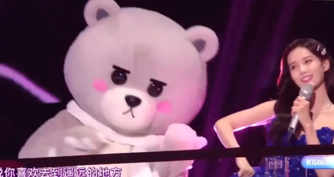 李一桐湖南小年夜晚会疑假唱_某短视频平台晚会 假唱争议 范丞丞李一桐组合唱