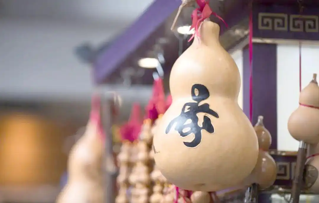 化解家居煞气技巧_家居环境重要性_民间风水家居气场优化