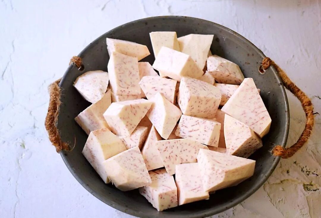 芋头养生功效_芋头治疗结节_冬季应季芋头药膳