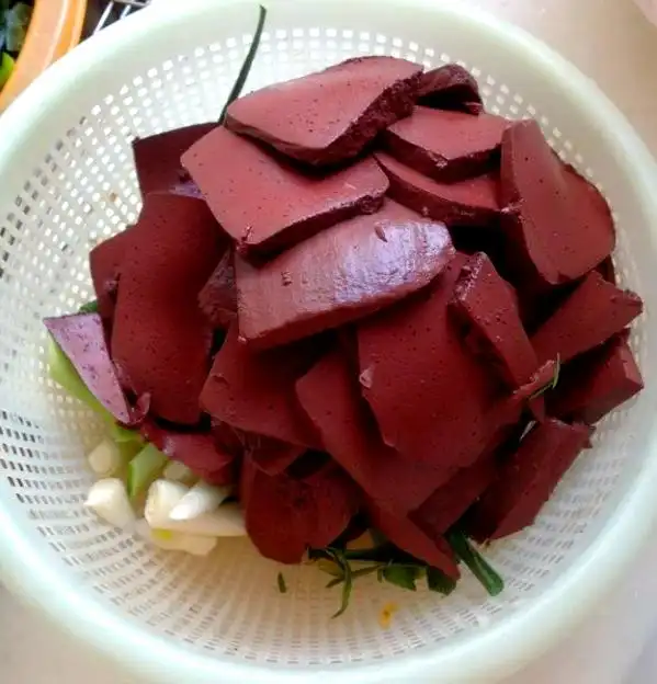 春季应季蒜苗药膳_春季蒜苗养生功效_蒜苗抗氧化延缓衰老