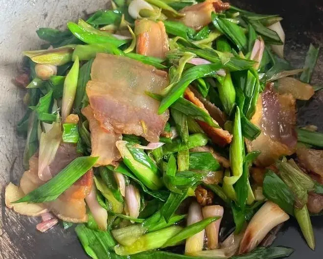 蒜苗春季养生_增强免疫力预防感冒_春季应季蒜苗药膳