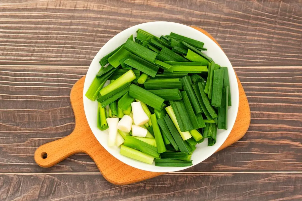 蒜苗食用注意事项_春季应季蒜苗药膳_蒜苗营养价值