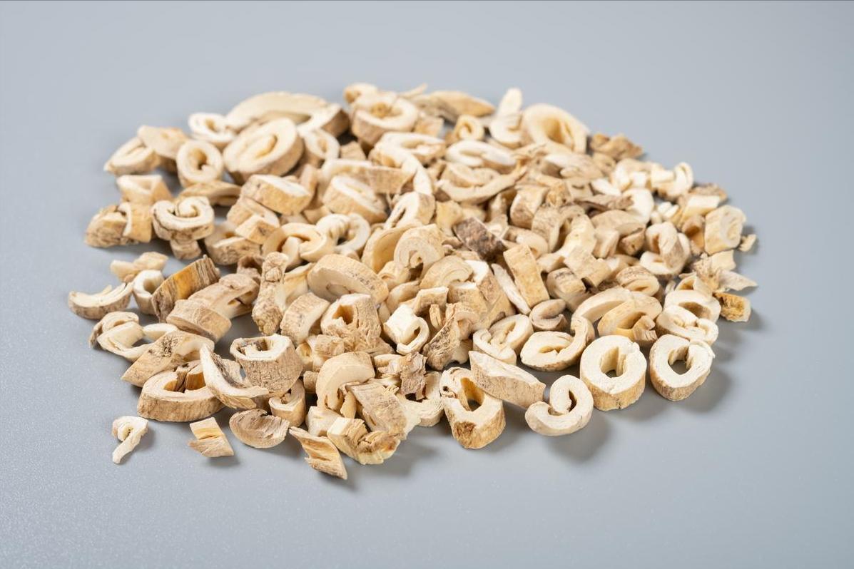 白鲜皮地肤子止痒_湿热风热皮肤病治疗_白鲜皮搭配禁忌