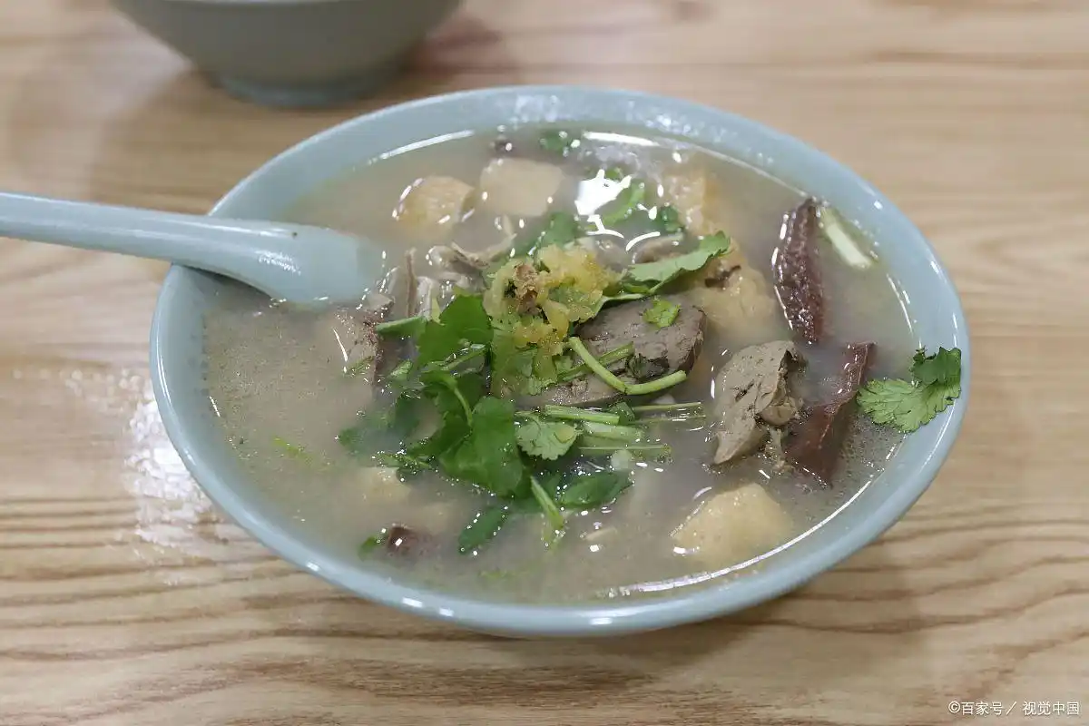 羊肉汤温补功效_药膳羊肉汤制作方法_羊肉汤药膳