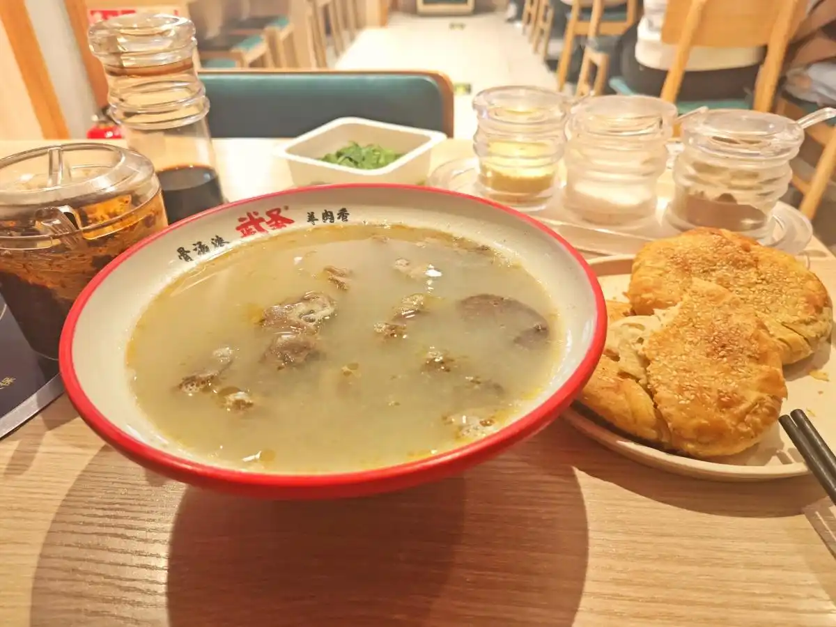 羊肉汤药膳_羊肉汤温补功效_药膳羊肉汤制作方法