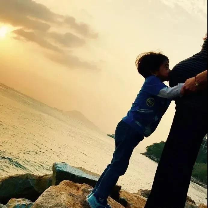 霍启刚郭晶晶育儿理念_霍启刚郭晶晶合体拜年_郭晶晶霍启刚春节习俗