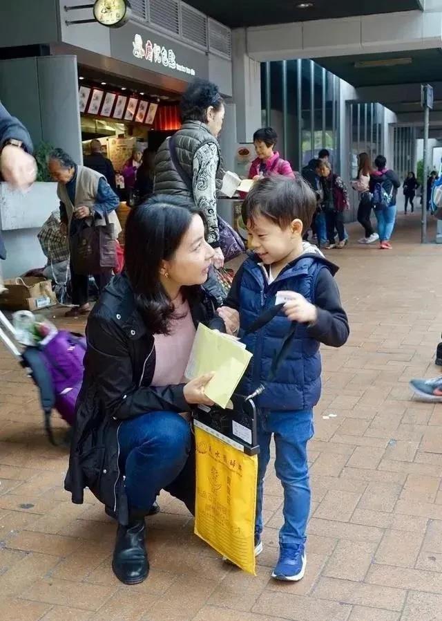 霍启刚郭晶晶育儿理念_郭晶晶霍启刚春节习俗_霍启刚郭晶晶合体拜年