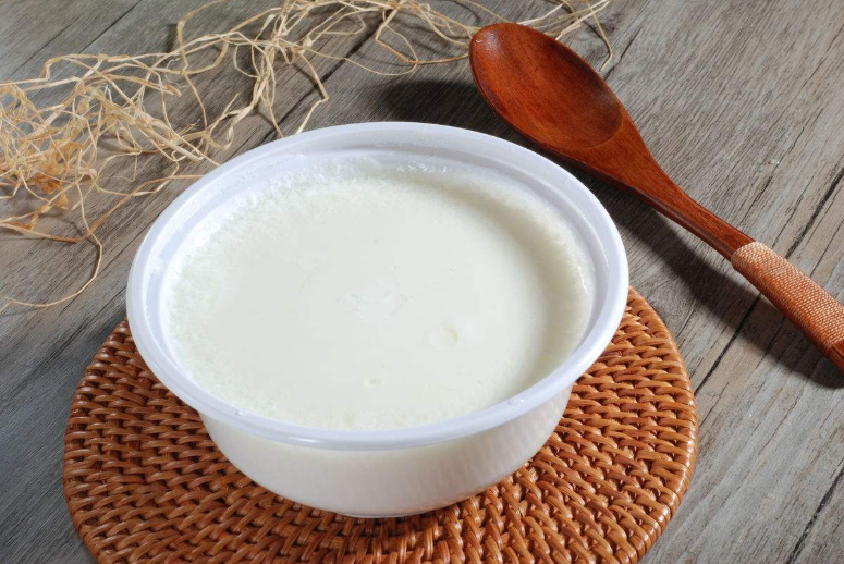 羊奶脂肪颗粒细小吸收快_羊奶营养丰富营养物质_羊奶布丁食疗