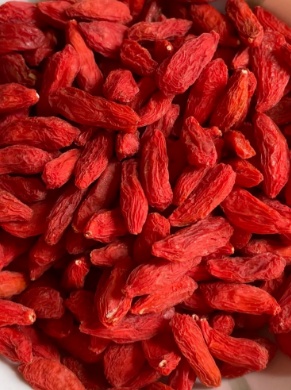 银耳雪梨汤做法_滋阴润肺雪梨食疗偏方_秋日润肺食谱