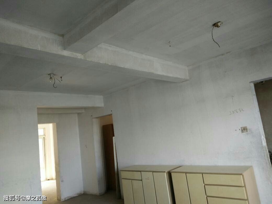 办公桌尺寸风水学_办公桌摆放禁忌_办公室风水布局