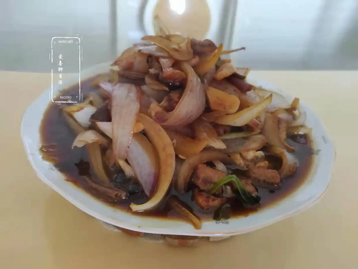 黄鳝炒洋葱食疗_夏季黄鳝食谱_黄鳝炒洋葱做法