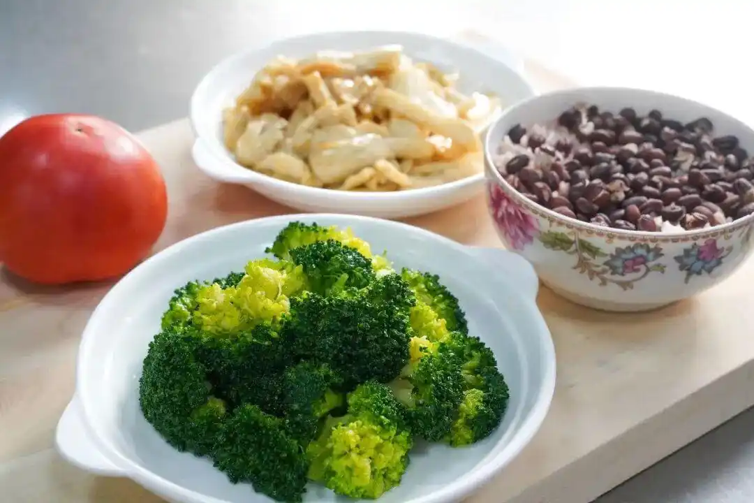 餐具换成小号控制食欲_过年放开吃不长肉的8个技巧_春节控制体重小技巧