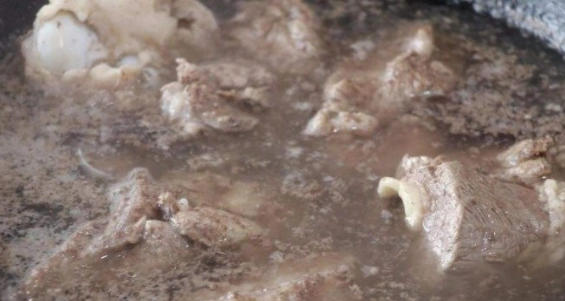 炖肉浮沫_浮沫是脏东西还是精华_炖肉浮沫是营养精华还是脏东西