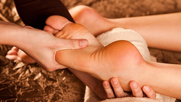 血瘀体质 食疗调理 气滞血瘀 饮食宜忌 肝郁气滞血瘀 症状 女性血瘀 原因 调节血瘀体质_调理血瘀体质最有效的