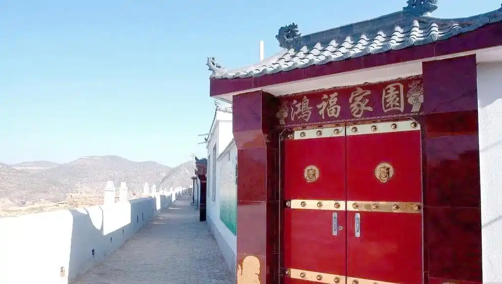 大门风水禁忌_开门见镜子风水影响_院子大门风水禁忌