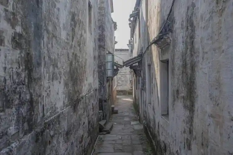 开门见镜子风水影响_院子大门风水禁忌_大门风水禁忌