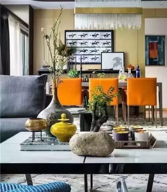 客厅风水布局_客厅风水十大禁忌_开门见镜风水影响