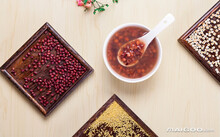 祛湿药膳汤_清热祛湿汤食谱大全_夏季祛湿药膳搭配技巧药膳