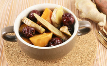 夏季祛湿药膳搭配技巧药膳_夏季祛湿食谱推荐_不同人群湿气重症状及调理