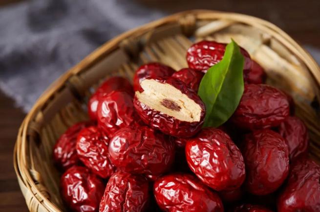 苹果的营养价值_秋季应季苹果药膳_苹果的中医功效