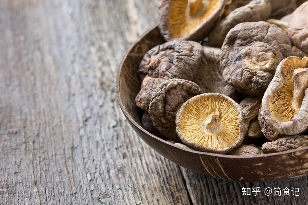 干香菇与鲜香菇的区别_香菇营养价值_香菇食疗