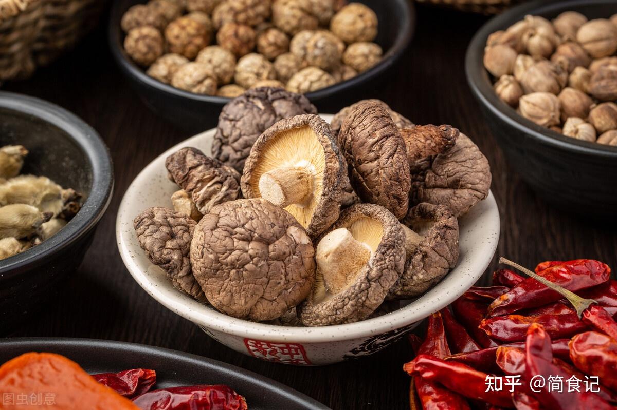 干香菇与鲜香菇的区别_香菇食疗_香菇营养价值