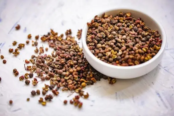 泡脚好处_泡脚方法_中医泡脚养生配方的注意事项