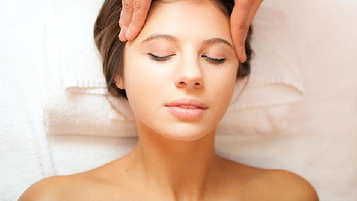 中医经络穴位按摩_耳部穴位保健按摩_中医按摩注意事项