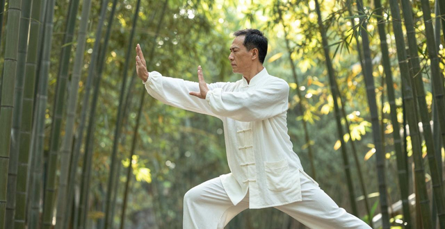 健身气功八段锦调身调息调心_八段锦基本身型练习方法_中医八段锦练习环境