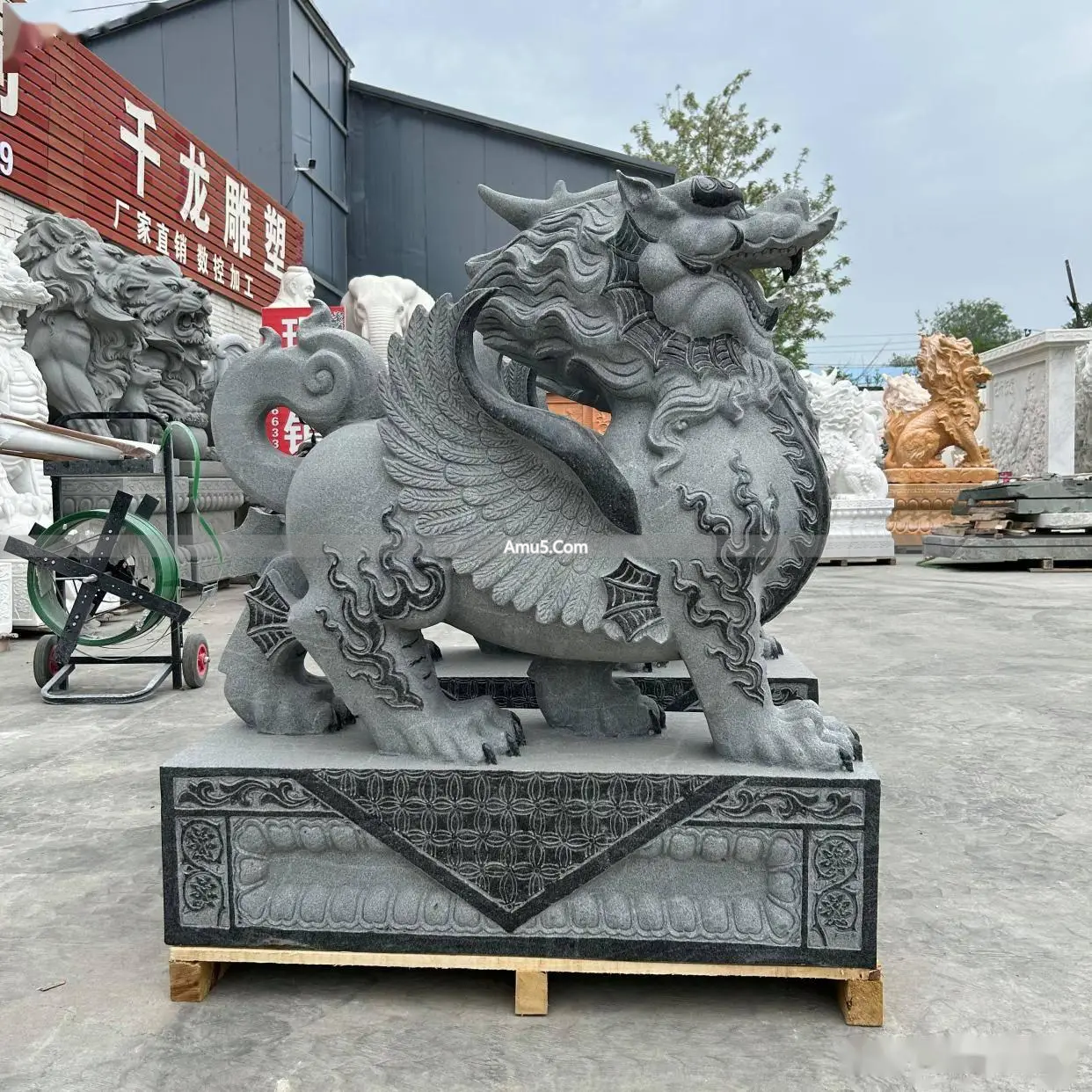 貔貅摆件工艺_传统与现代貔貅艺术_石雕貔貅风格演变