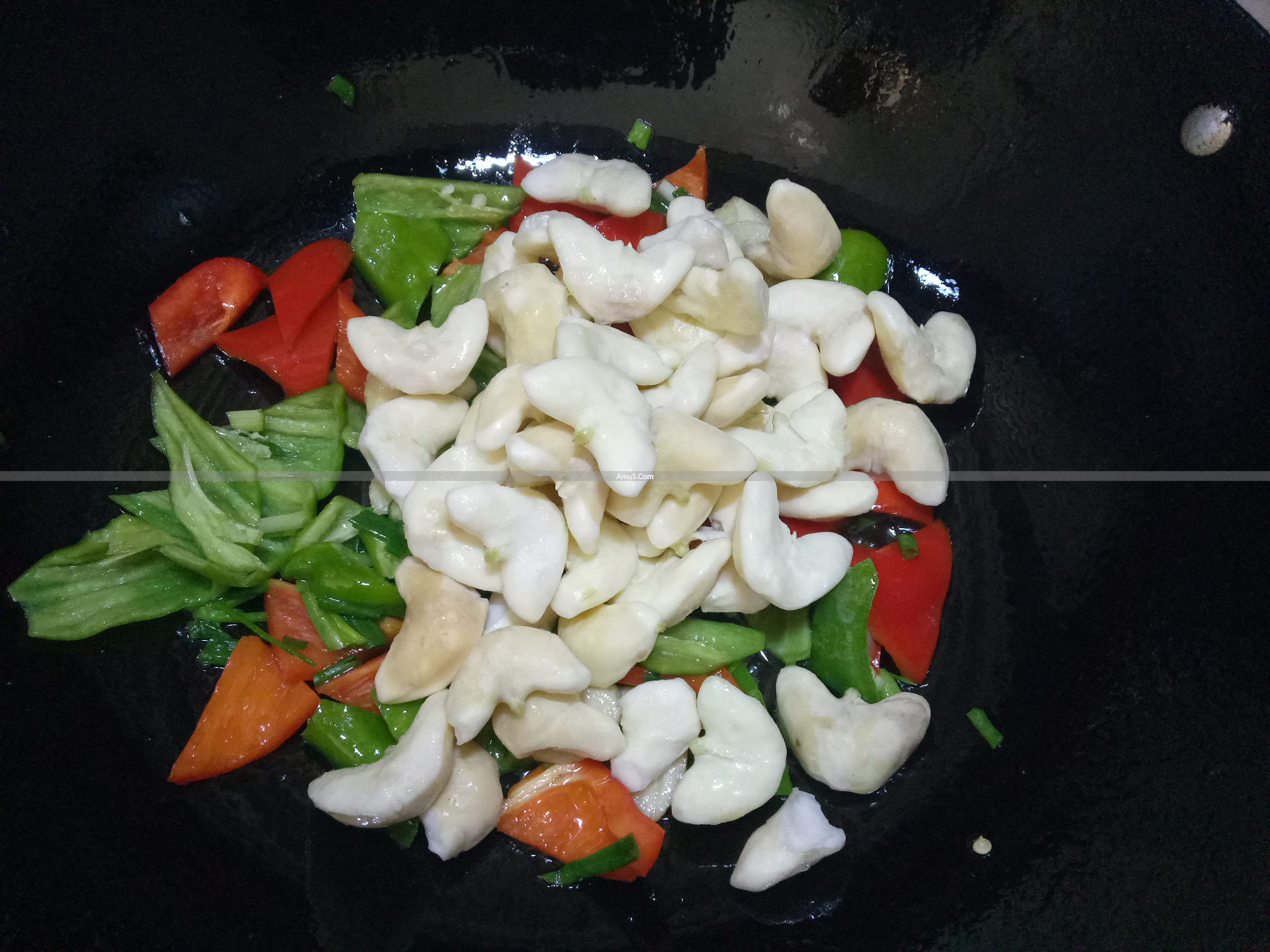 菱角怎么炒才好吃_清炒菱角做法_冬季菱角药膳的食材处理