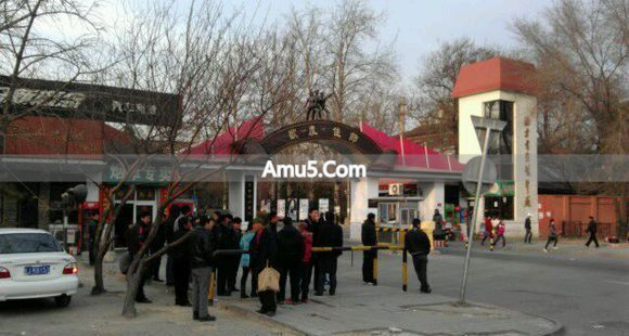 浙江横店影视城群众演员_北影门口群众演员_中国群众演员生存现状