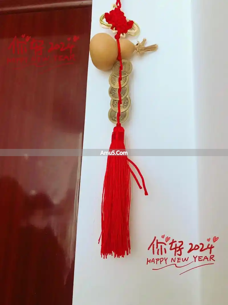 五帝钱开业摆放风水学_五帝钱挂法与禁忌_门口葫芦坠落处理指南