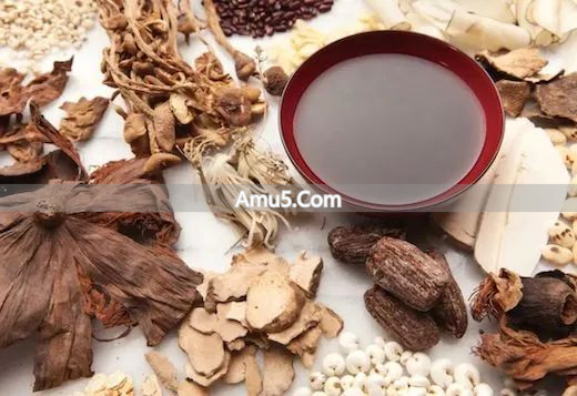 中药汤剂服药时间_中医入门服药技巧_中药服用时间讲究