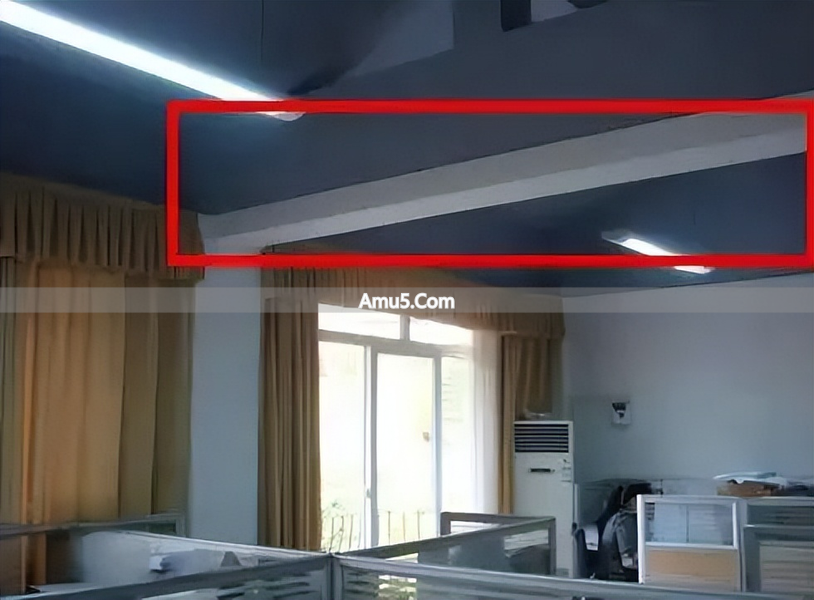 座位背后有靠山风水_办公室座位风水布局_办公背对窗风水学