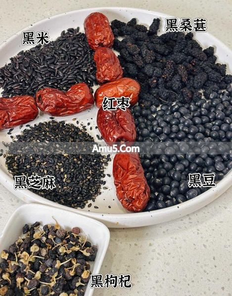 黑芝麻黑米黑枸杞黑豆煮粥防白发 _ 中医肾虚白发食疗方案 _ 食疗白发变黑发