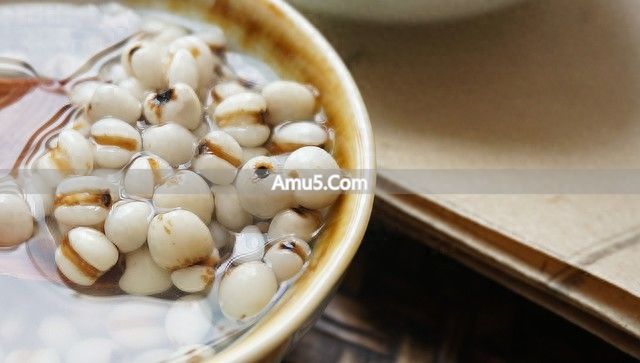 湿热体质的表现症状及调理方法论 _ 炒薏米祛湿食谱 _ 体内湿热食疗方案