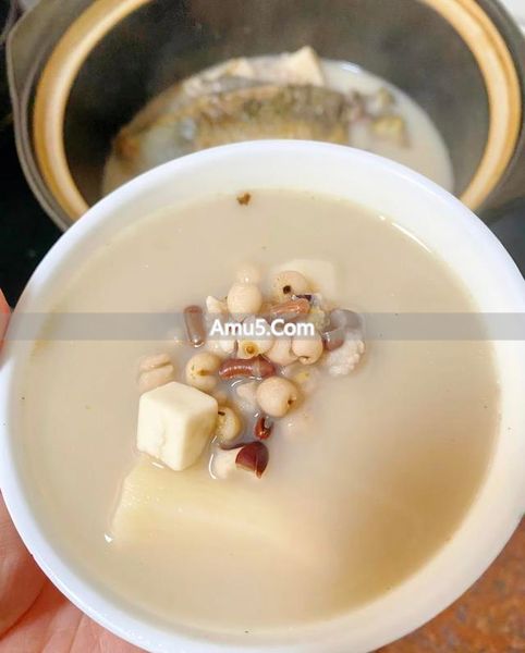 春季祛湿养生药膳 _ 春季健脾祛湿汤做法 _ 赤小豆薏米祛湿汤功效