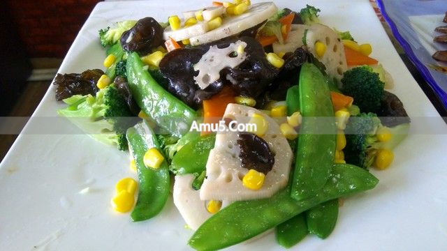 中老年日常食疗养生 _ 食疗养生营养保健安全知识 _ 小米粥健脾养胃食疗